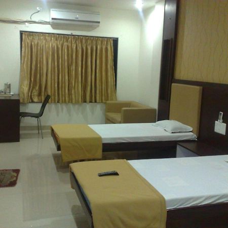 Hotel Sangram Palace Shirur Exterior photo