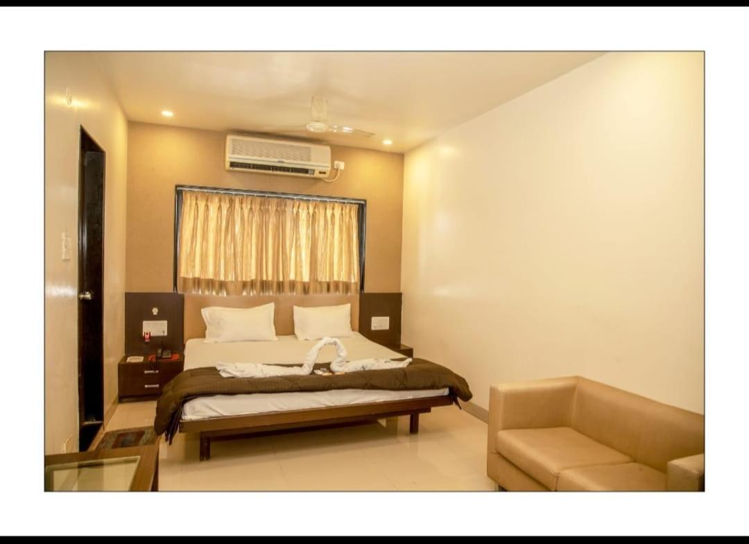 Hotel Sangram Palace Shirur Exterior photo