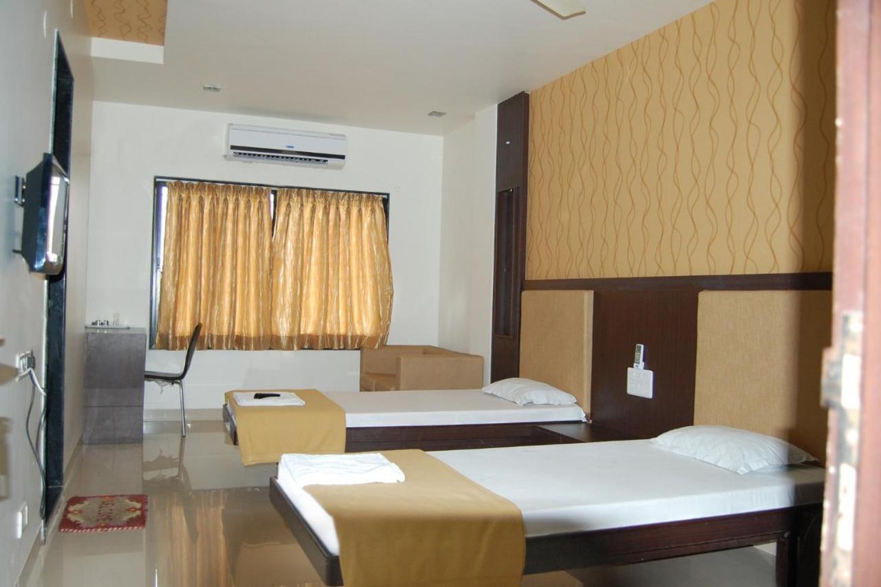 Hotel Sangram Palace Shirur Exterior photo
