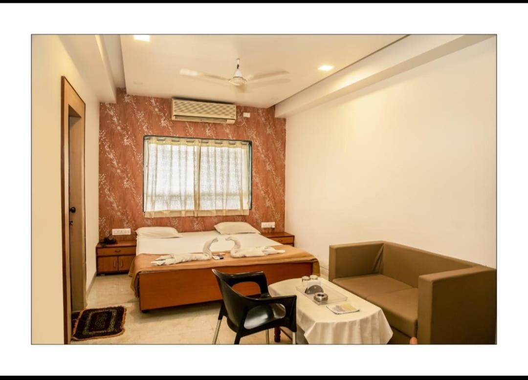 Hotel Sangram Palace Shirur Exterior photo