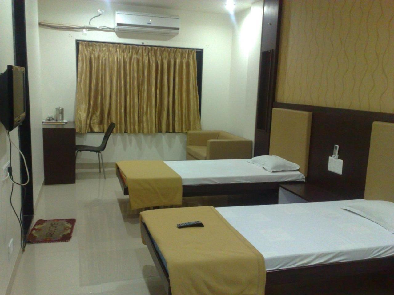 Hotel Sangram Palace Shirur Exterior photo